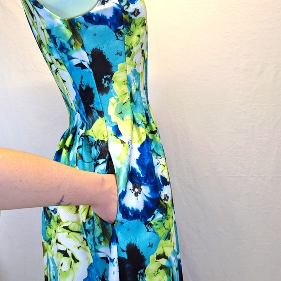 Vince Camuto Pleated Sleeveless Floral Mini Dress Green and Blue Roses - Picture 6 of 13